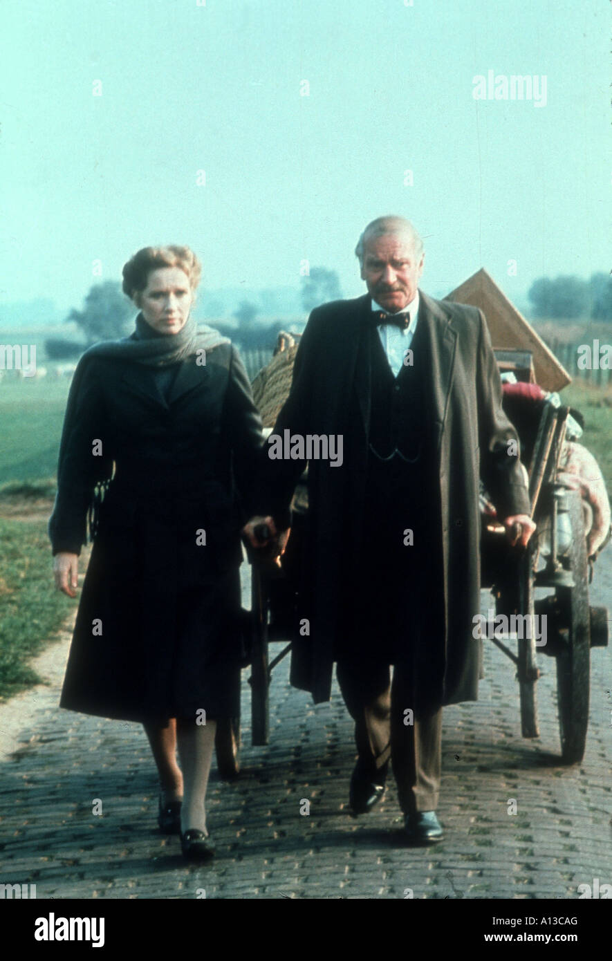 Eine Brücke zu weit Jahr 1977 Direktor Richard Attenborough Liv Ullmann Laurence Olivier basierend auf Cornelius Ryan s Buch Stockfoto