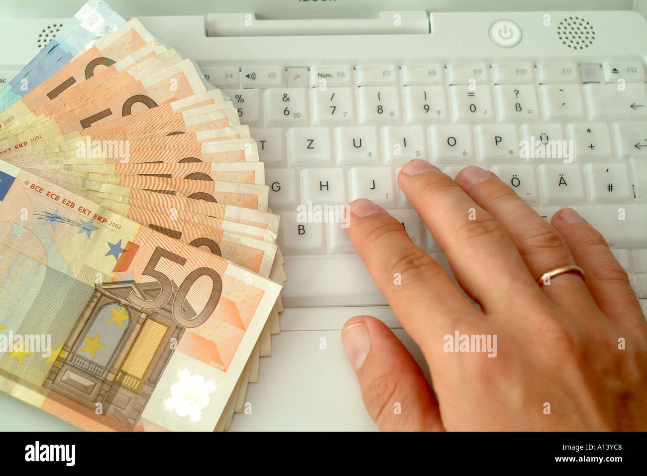 Einkaufen im Internet Stockfoto