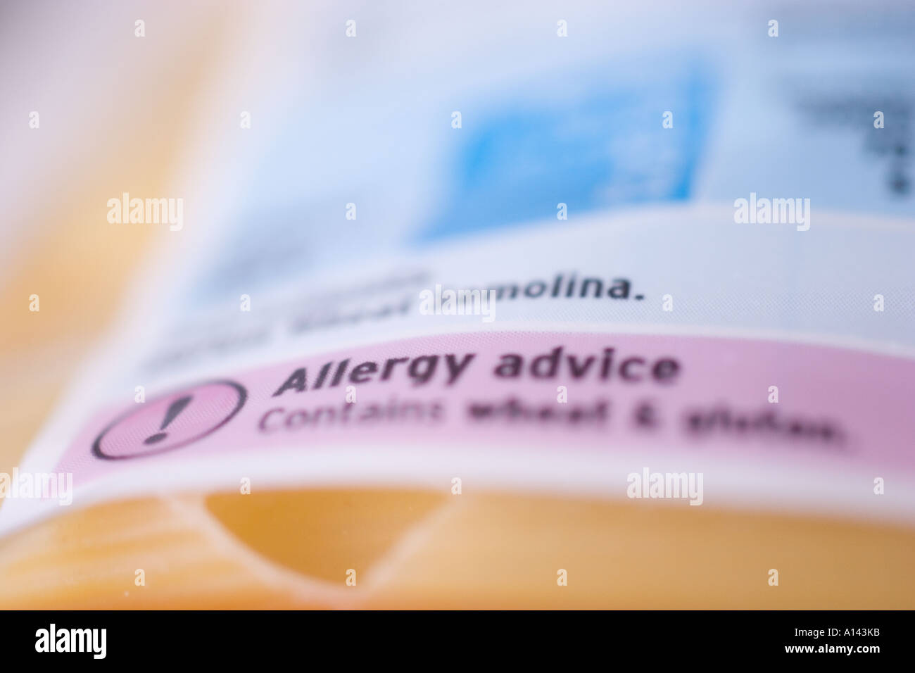 Allergie-Beratung für Weizen und Gluten Zutaten auf der Verpackung Stockfoto