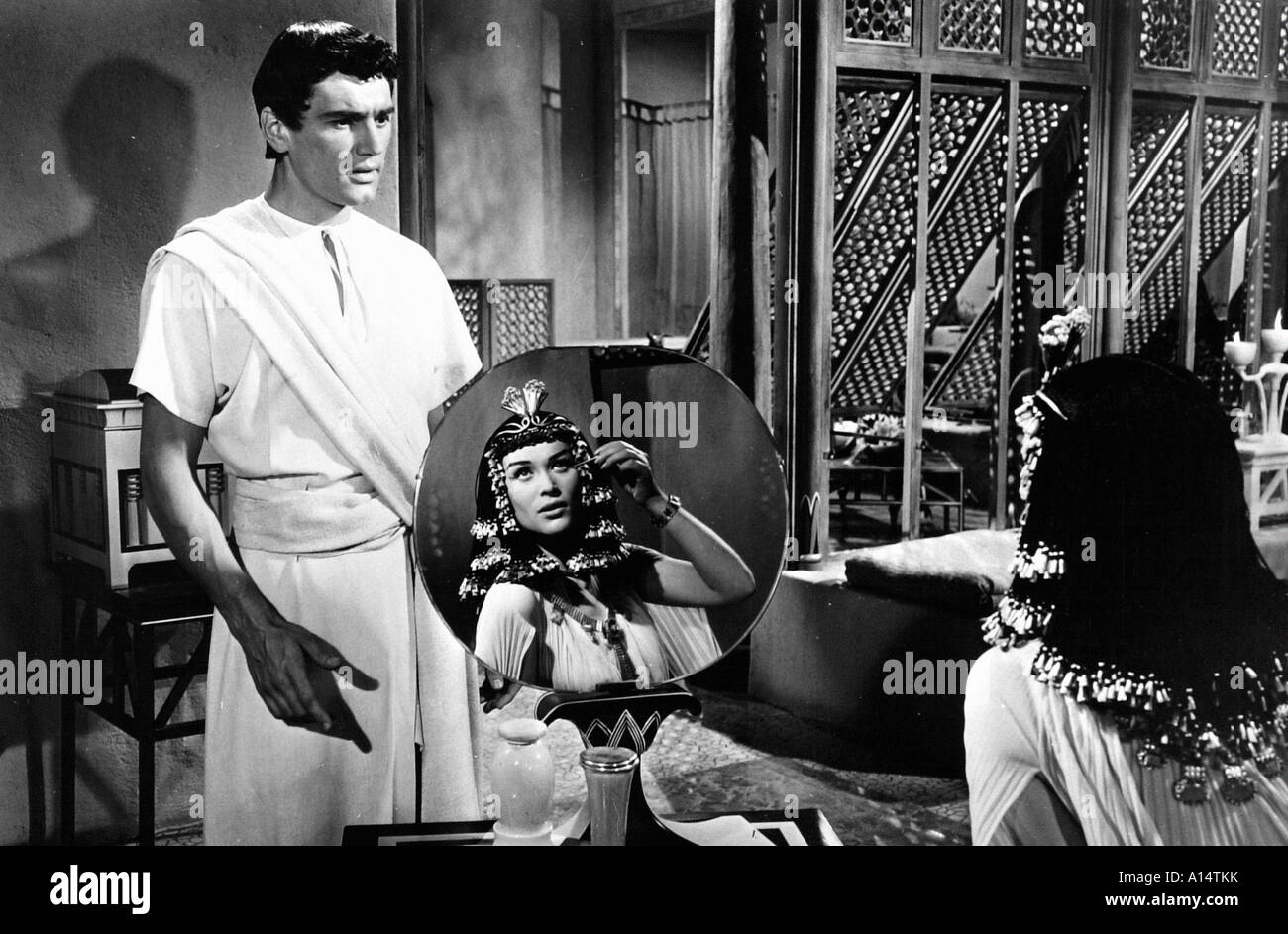 Die ägyptischen 1954 Michael Curtiz Bella Darvi Edmund Purdom Stockfoto
