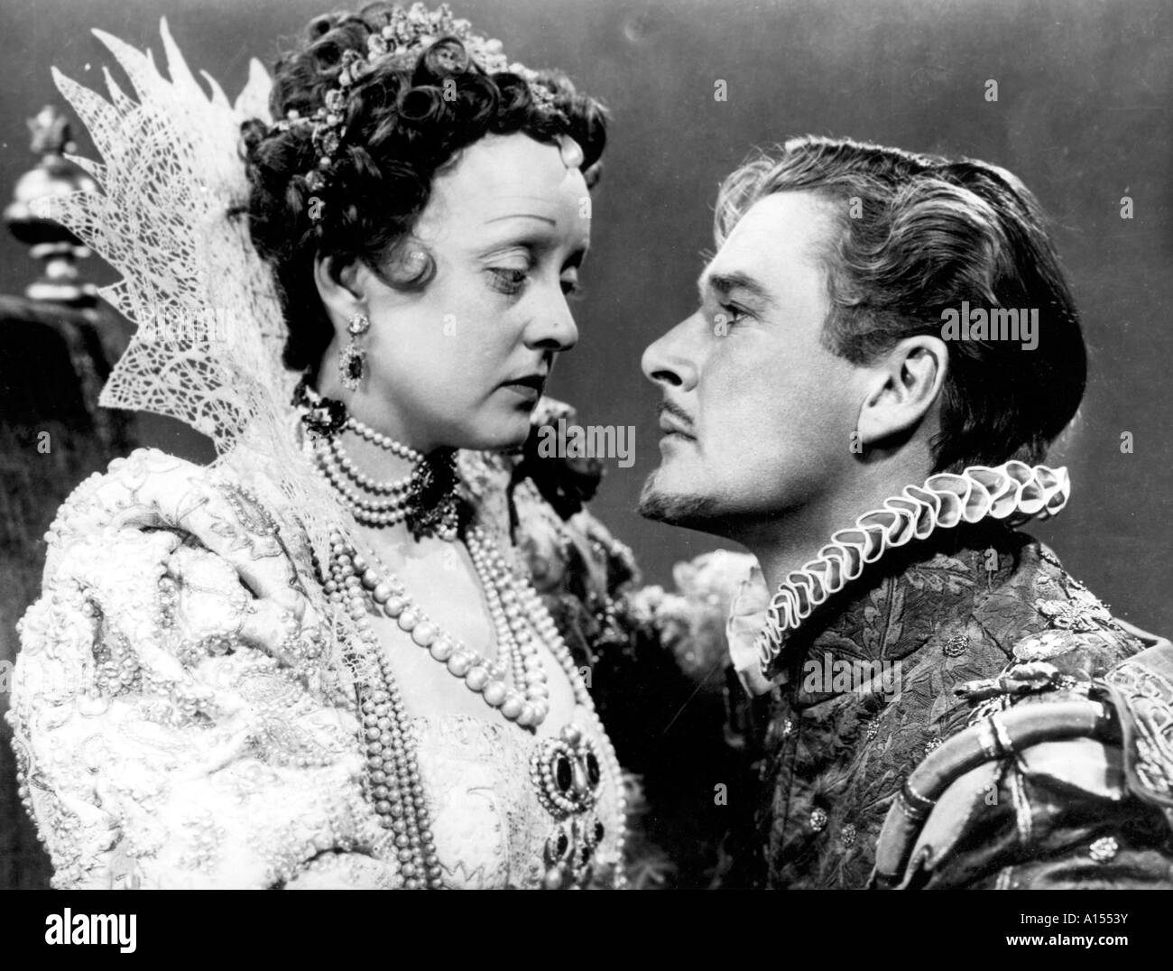 Die Private Lives Of Elizabeth And Essex Jahr 1939 Regisseur Michael Curtiz Bette Davis Errol Flynn Stockfoto
