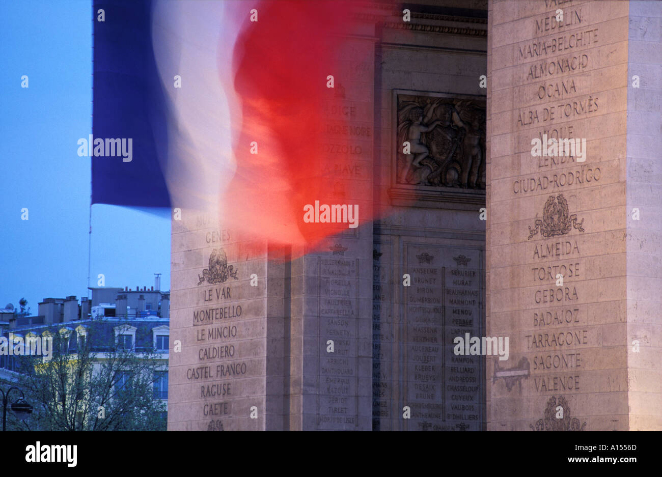 Trikolore am Arc de Triomphe Paris Frankreich Stockfoto