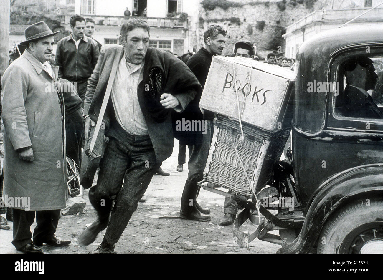 Zorba The Greek Jahr 1964 Direktor Michael Cacoyannis Anthony Quinn basierend auf Nikos Katzantzakis Buch Stockfoto