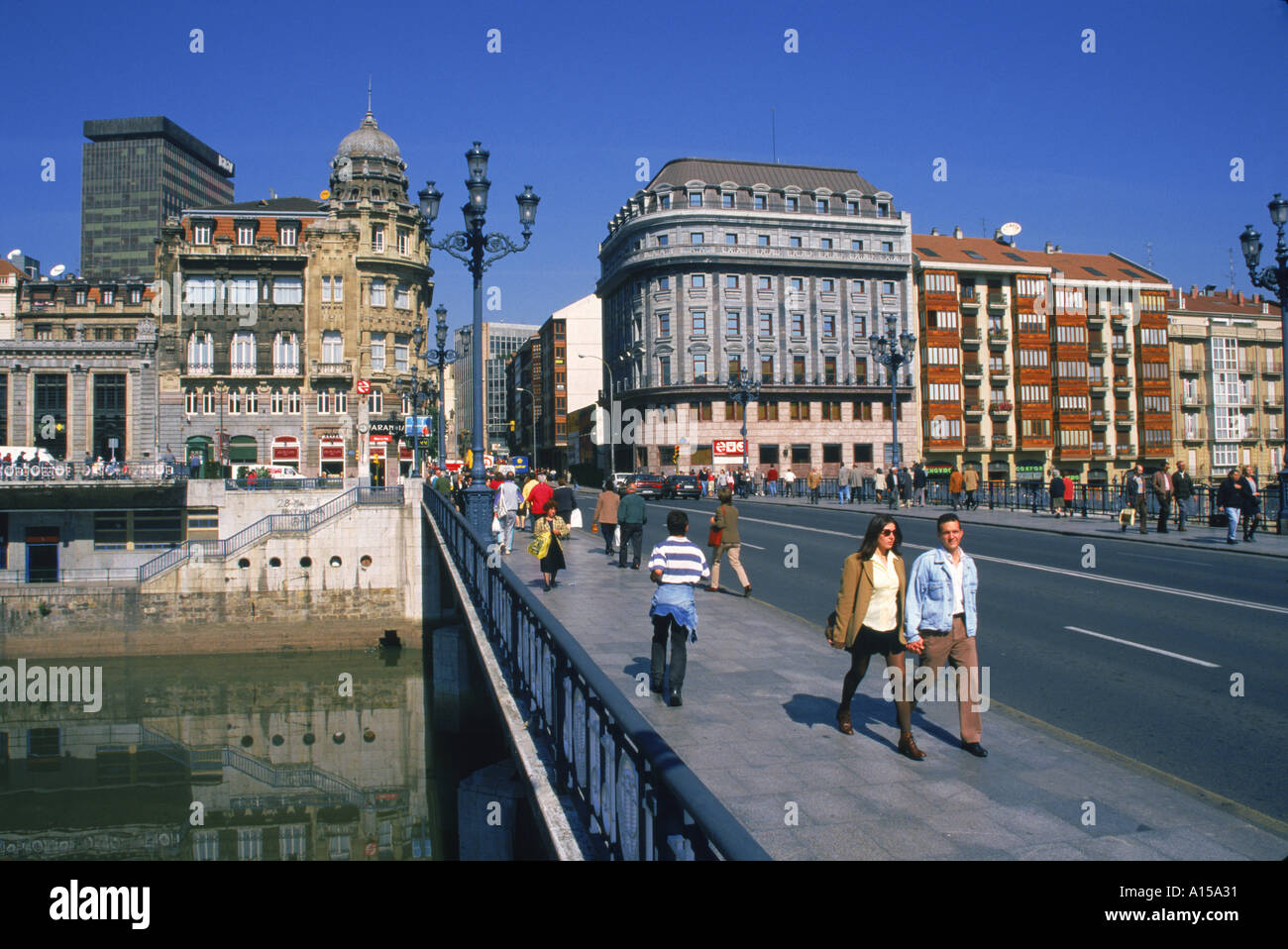 Die Arenal zu überbrücken, in der Mitte von der Stadt von Bilbao Pais Vasco Spanien K Gillham Stockfoto