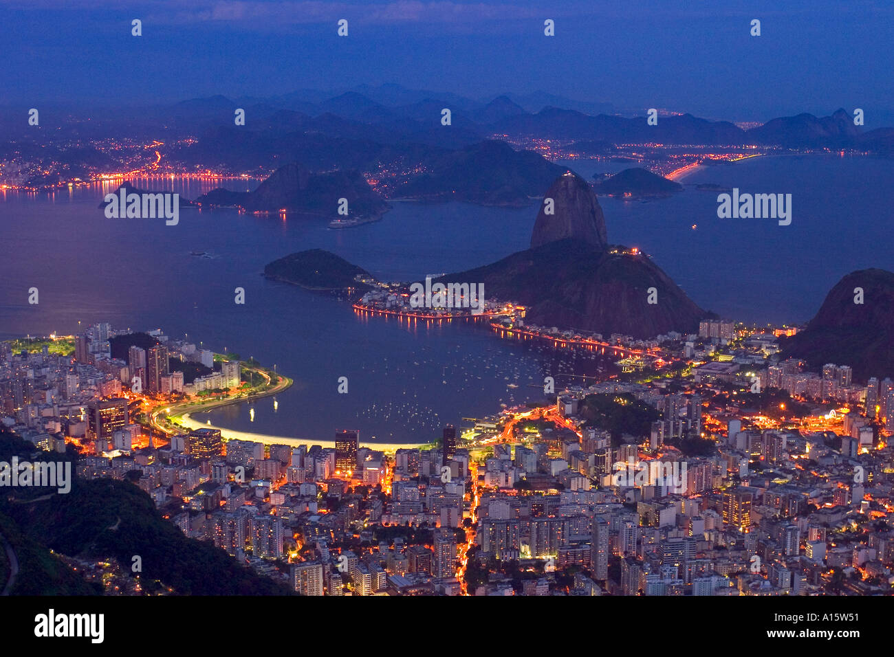 Nigthview der Zuckerhut von Berg Corcovado Rio de Janeiro Brasilien Stockfoto