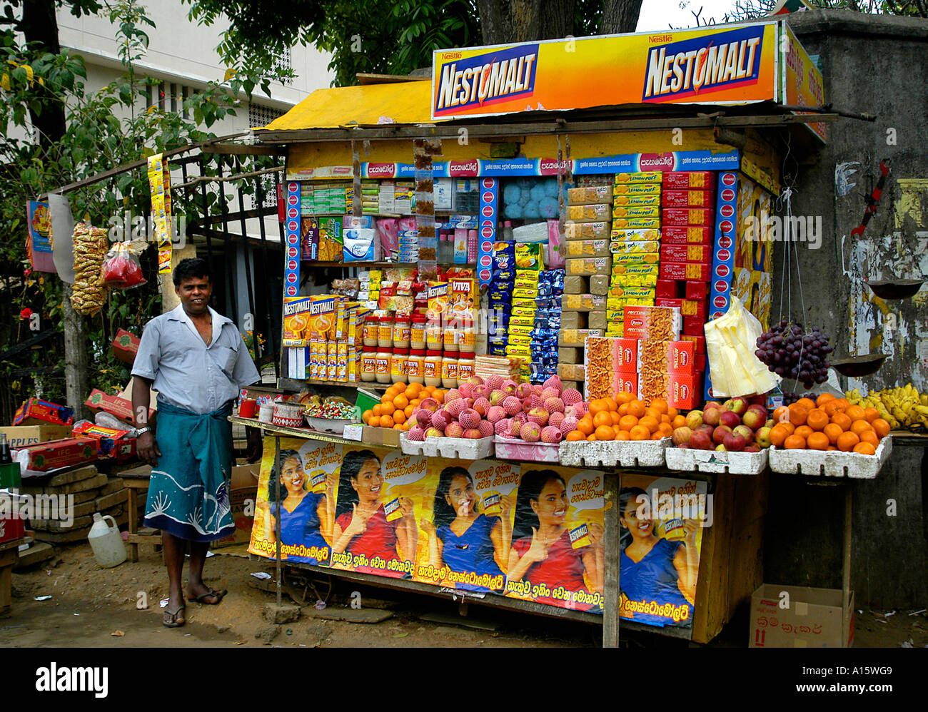 Sri Lanka Colombo Shop Markt Anbieter Lebensmittelhändler Straße Stockfoto
