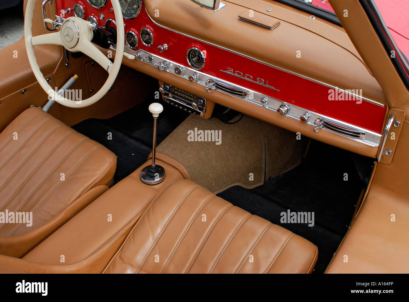 "Mercedes Benz ^ 300 SL Flügeltürer Coupé ^ 1955, Interieur". Stockfoto