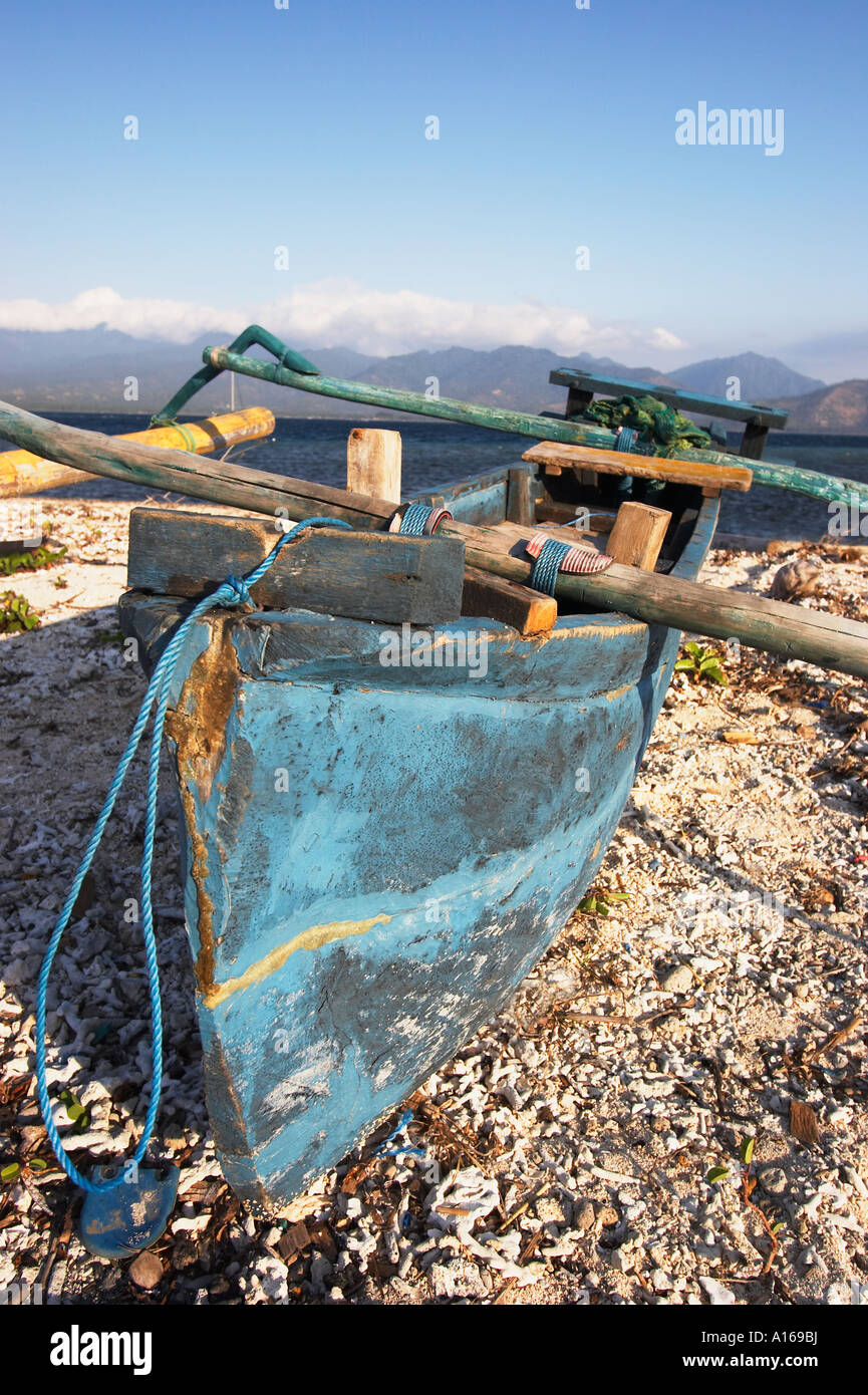 Fischerboot am Strand von Gili Air Stockfoto