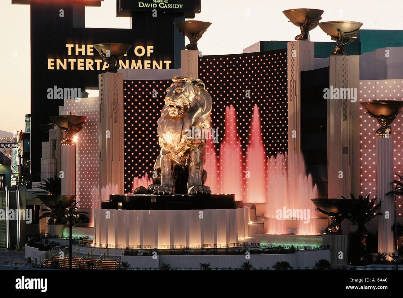 Prächtige Löwe in einem von den Getränken, das MGM Grand Hotel and Casino in Las Vegas Nevada Stockfoto