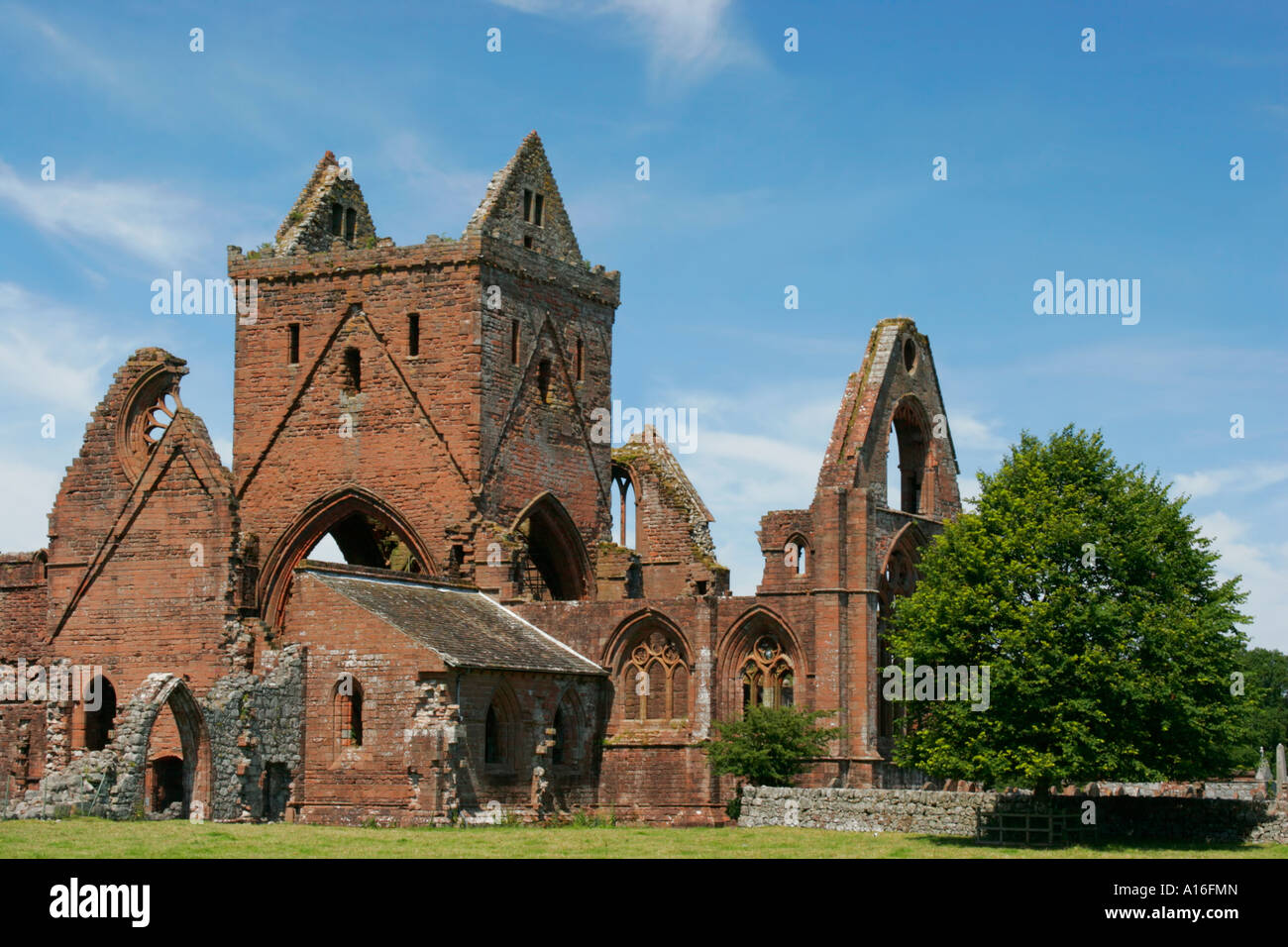 Sweetheart Abbey an der neuen Abtei in Dumfries und Galloway-Schottland Stockfoto