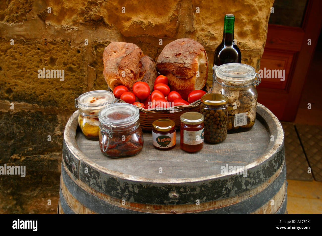 Eine Auswahl an traditionellen maltesischen Speisen. Stockfoto