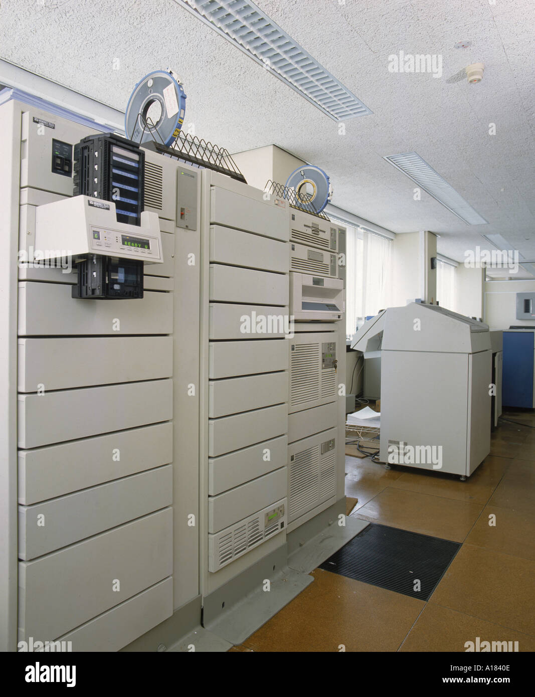 Ein IBM AS 400 Mitte Bereich EDV-System befindet sich in Luft klimatisiert Zimmer N Blythe Stockfoto