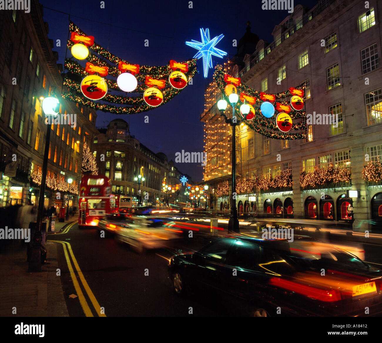 Weihnachtsschmuck in Regent Street London England UK N Blythe Stockfoto
