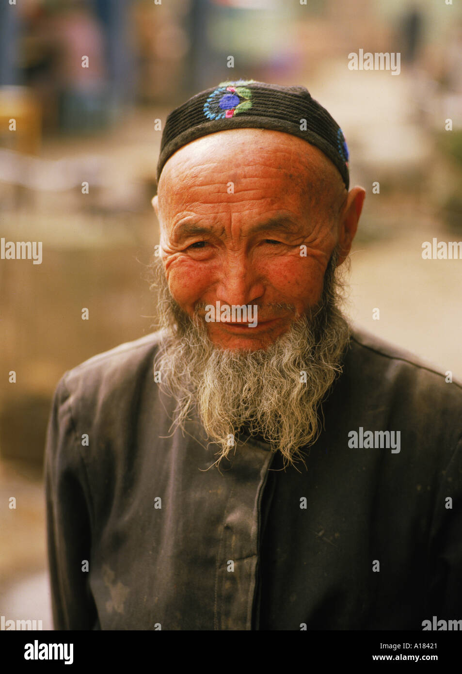 Porträt eines alten Mannes mit Bart in den Turfan-Markt Xinjiang Provinz China N Blythe Stockfoto