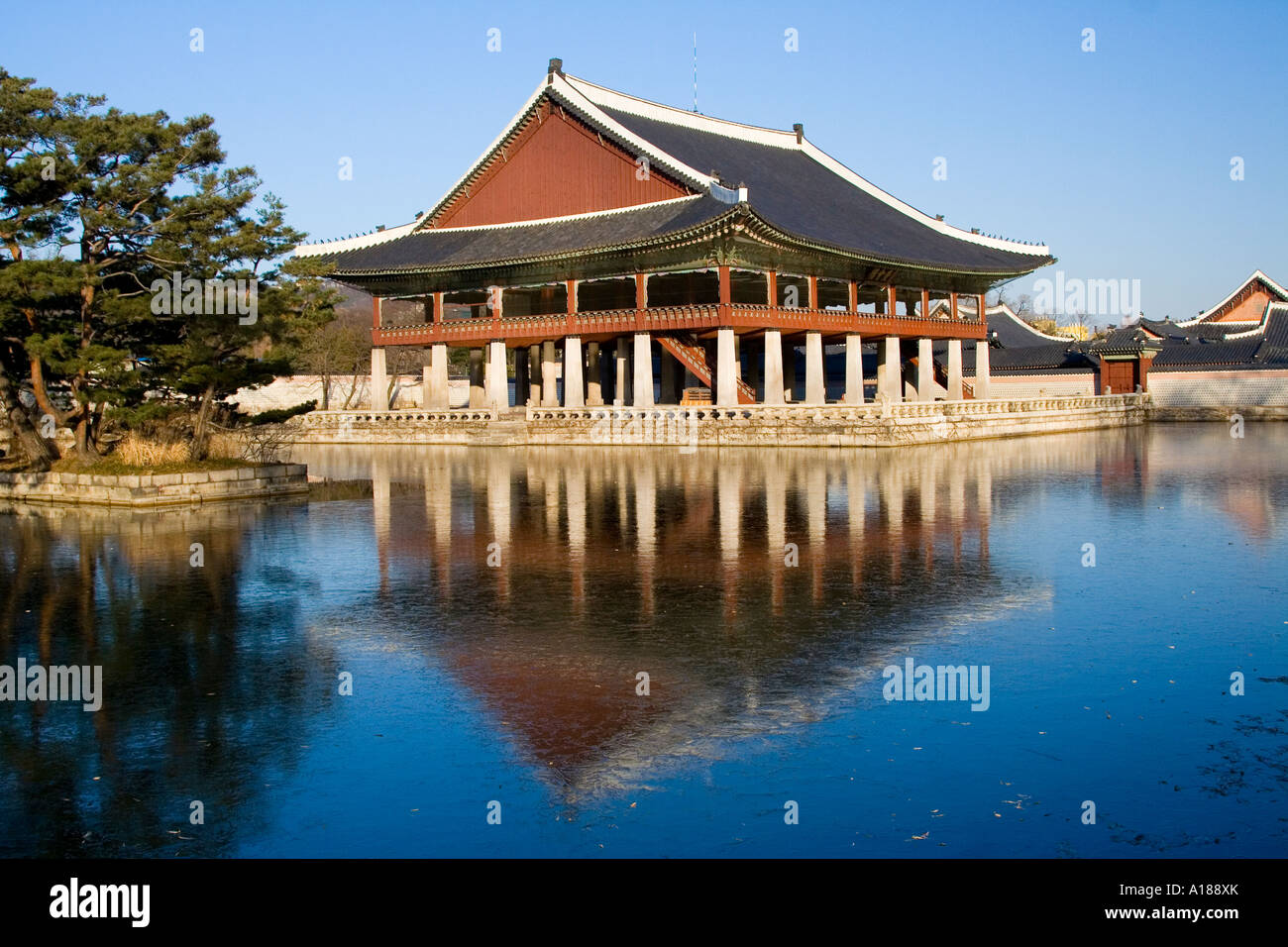 Gyeonghoeru Pavillon, Gyeongbokgung-Palast, Seoul Korea Stockfoto
