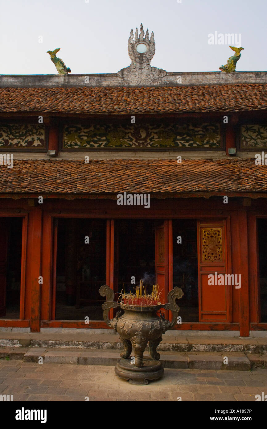 Ngoc Son oder Jade Mountain Tempel auf einer Insel im Hoan Kiem See Hanoi Vietnam Stockfoto