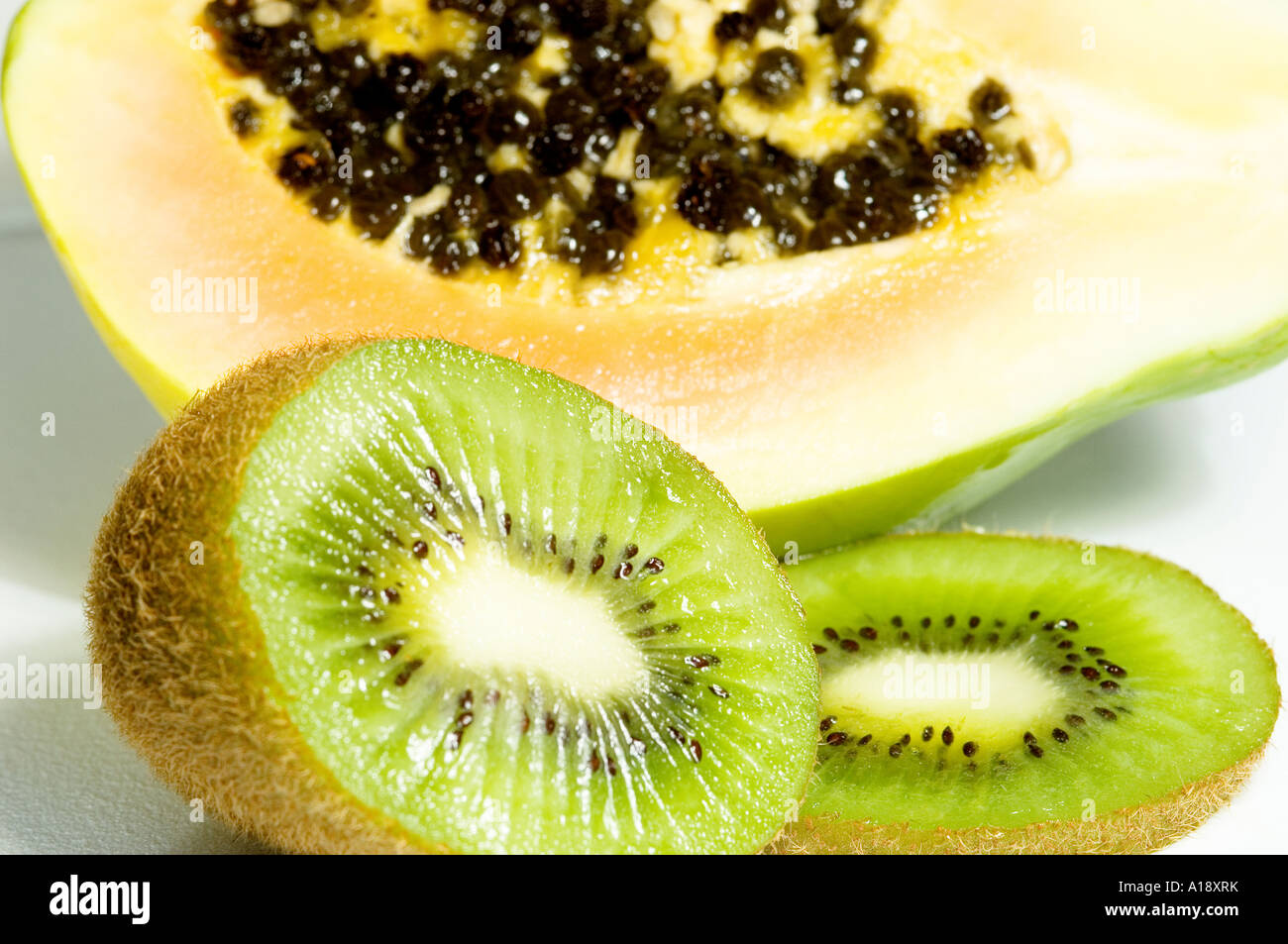 Nahaufnahme von Kiwifruit und Papaya Fruit Stockfoto