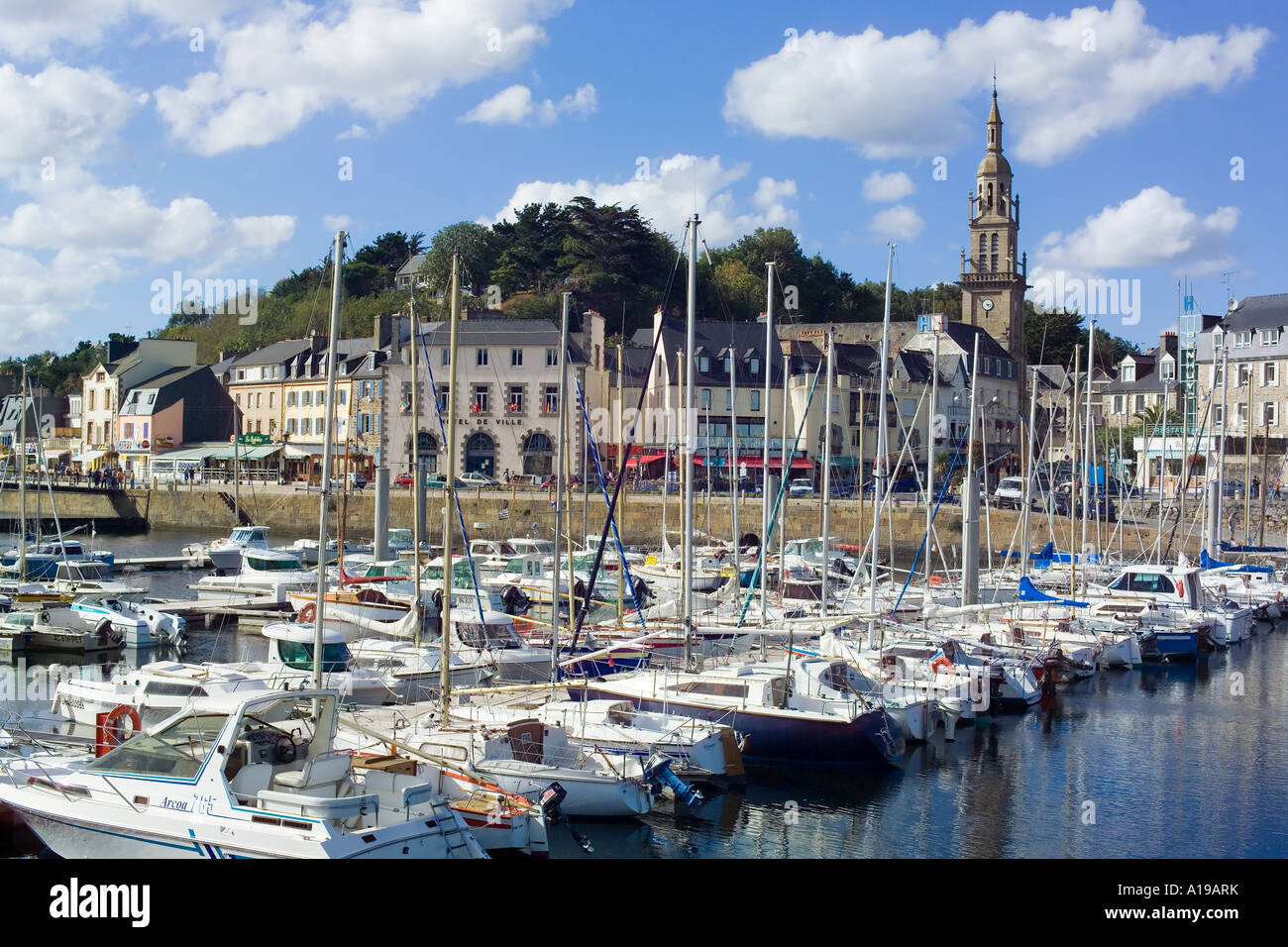 Yachting Hafen und Stadt, Binic, Bretagne, Frankreich, Europa Stockfoto