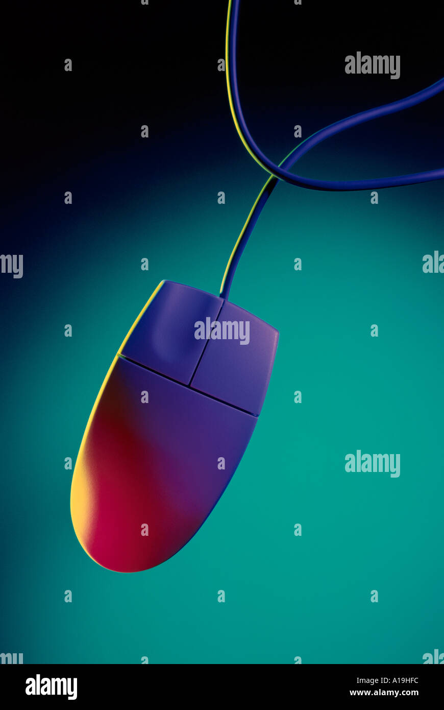 Computermaus mit farbigem Licht auf Farbe Zeitmessung Stockfoto