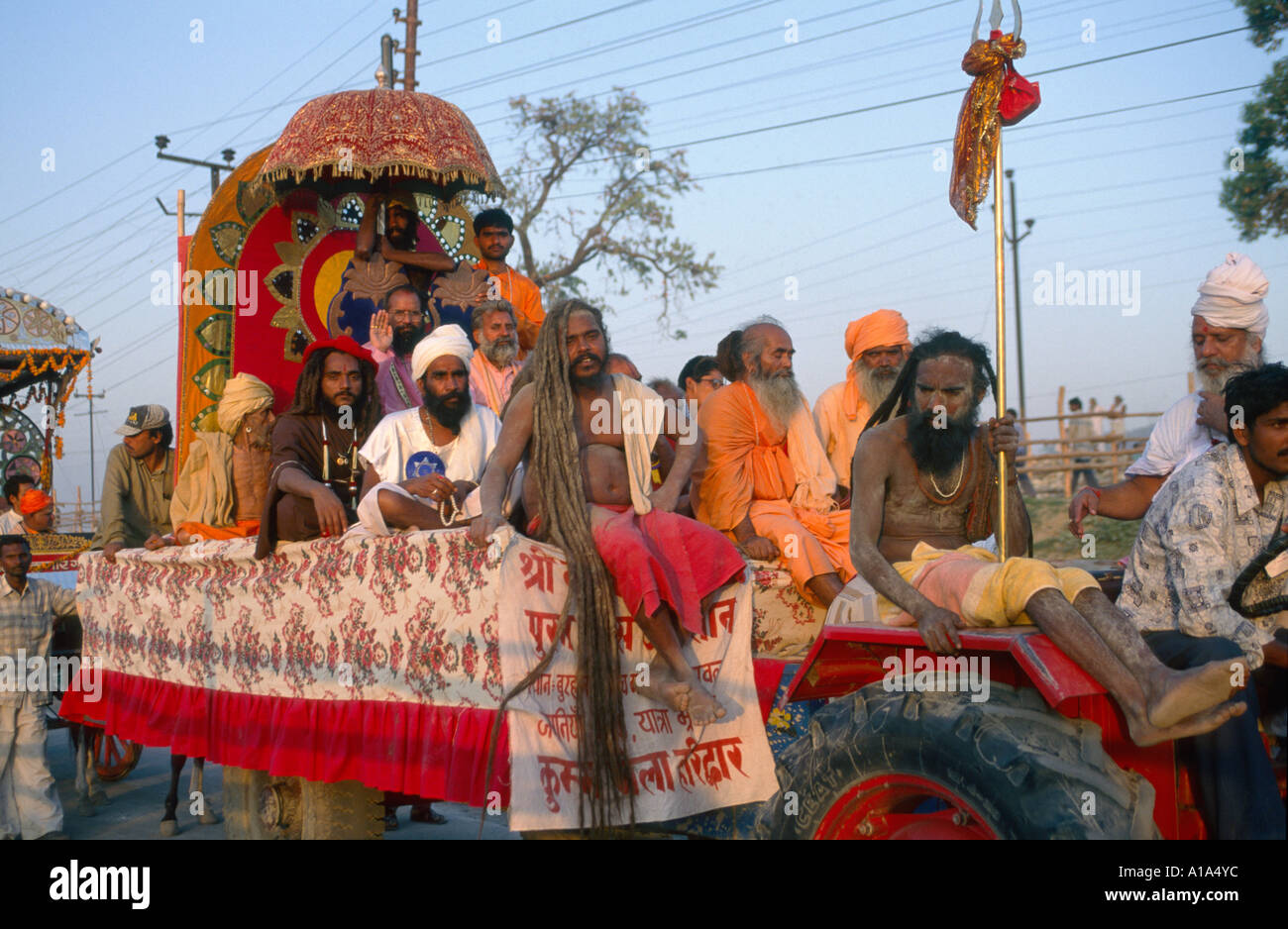 Kumbh mela nirmohi akhara Fotos und Bildmaterial in hoher Auflösung