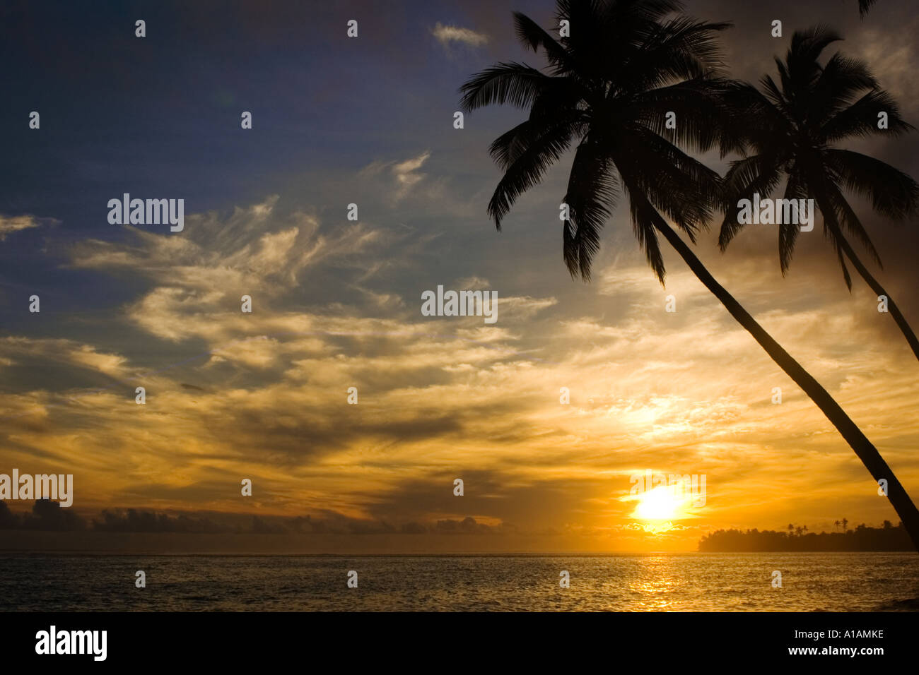 Fidschi-Inseln Viti Levu, Sonnenuntergang in der Nähe von Korotogo Stockfoto