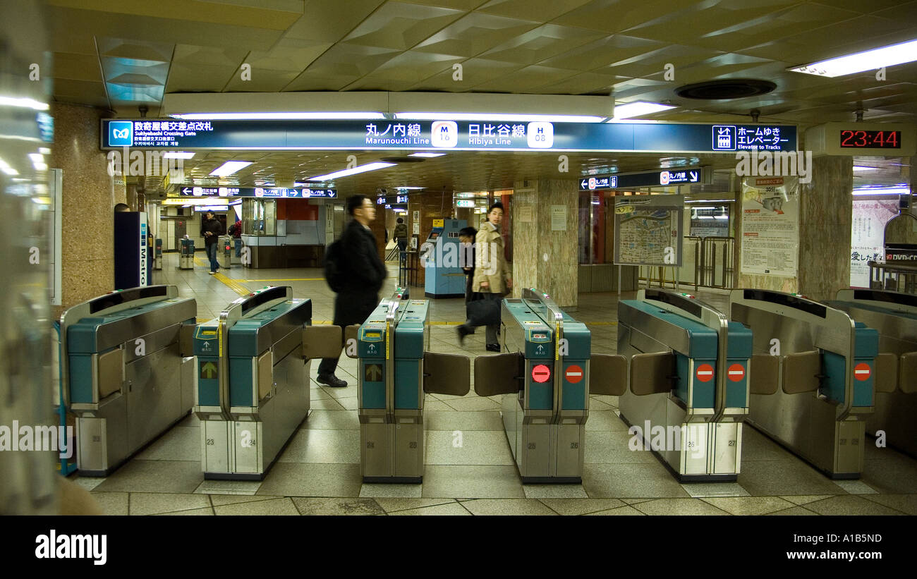 Ticket-Barrieren auf der Ginza-u-Bahnlinie Haltestelle Ginza Tokyo Metro System Zentrum von Tokio Japan Stockfoto