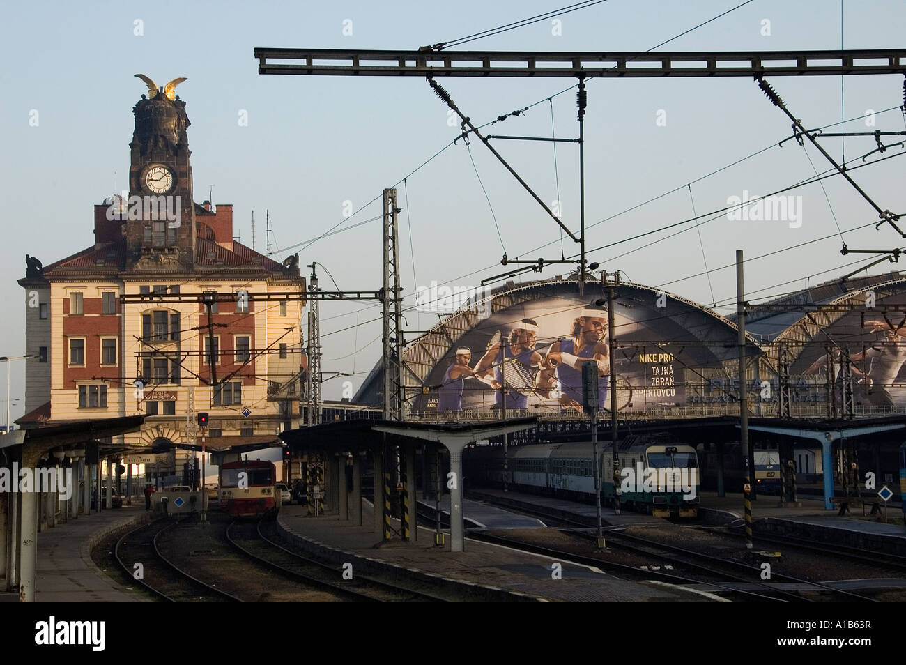 Außenansicht des Hlavni nadrazi Hauptbahnhofs in Prag Tschechische Republik Stockfoto