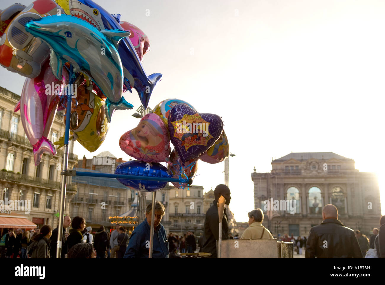 eine beeindruckende Aufnahme von Montpelliers Hauptplatz, Place De La comedie Stockfoto
