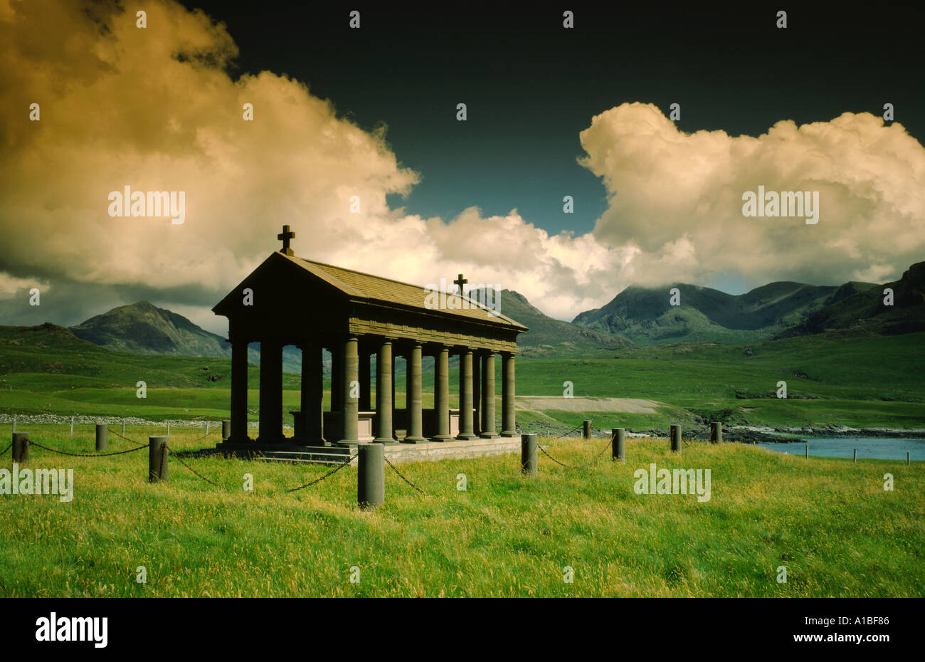 Bullough Familienmausoleum in Harris Glen, Insel Rum, westlichen Schottland, UK Stockfoto