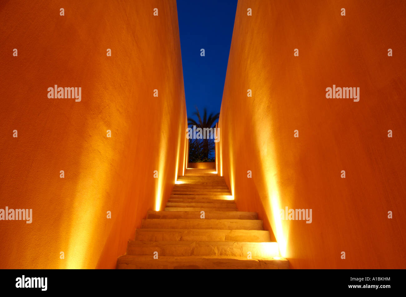 Kräftige Farben und geometrischen Formen zum Ausdruck in der Architektur eines mexikanischen Resorts Marina Costa Baja Baja California Mexiko Stockfoto
