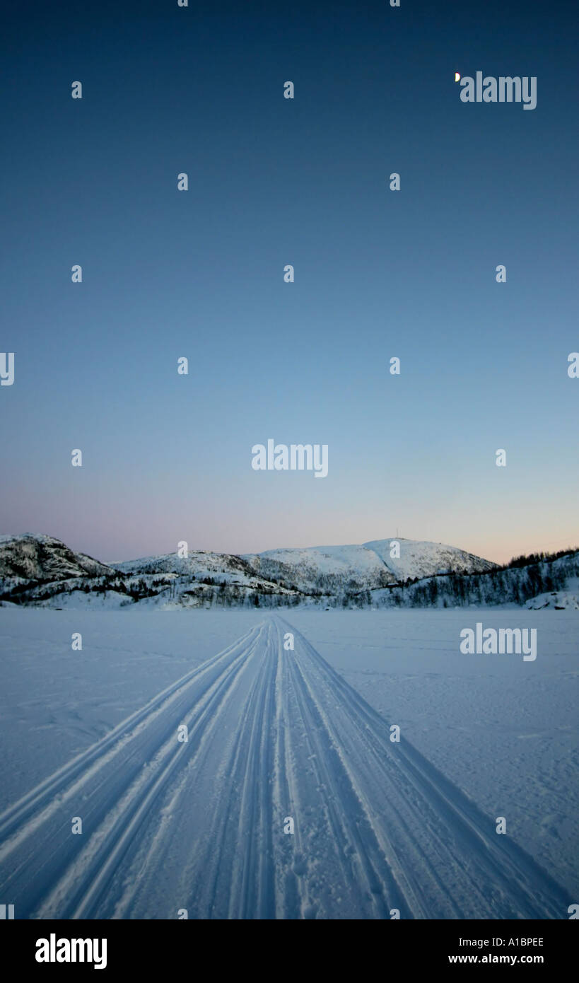 Loipe am See Stockfoto