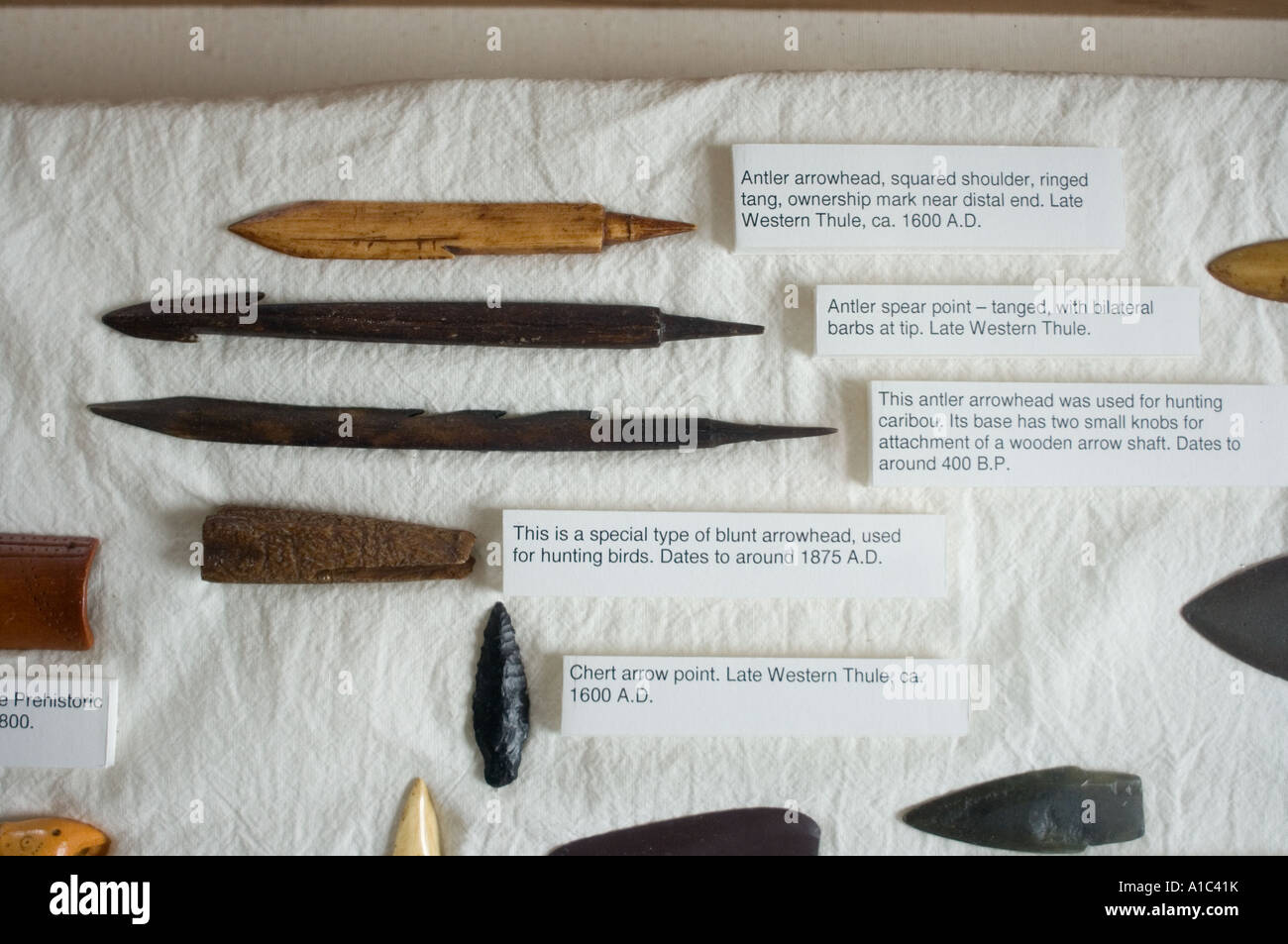 Jagd-Artefakte im Herschel Island Museum aus der Mackenzie River Delta Yukonterritorium, Kanada Stockfoto
