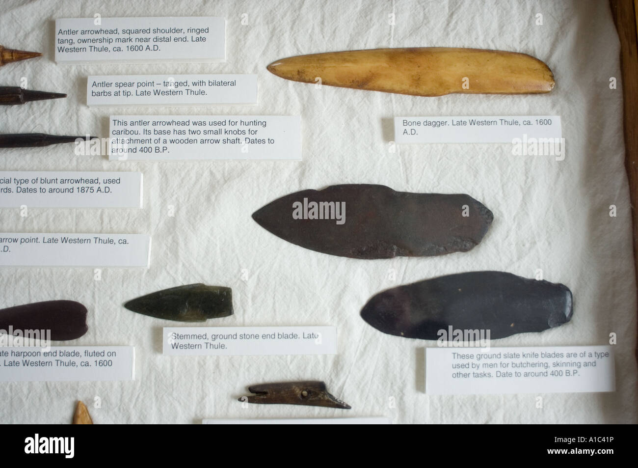 Jagd-Artefakte im Herschel Island Museum aus der Mackenzie River Delta Yukonterritorium, Kanada Stockfoto