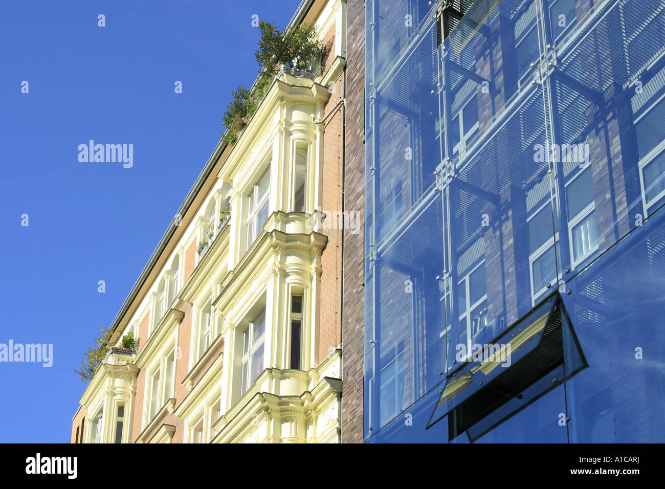 zwei Verkleidungen im Berliner Kurfuerstenstreet, Deutschland Stockfoto