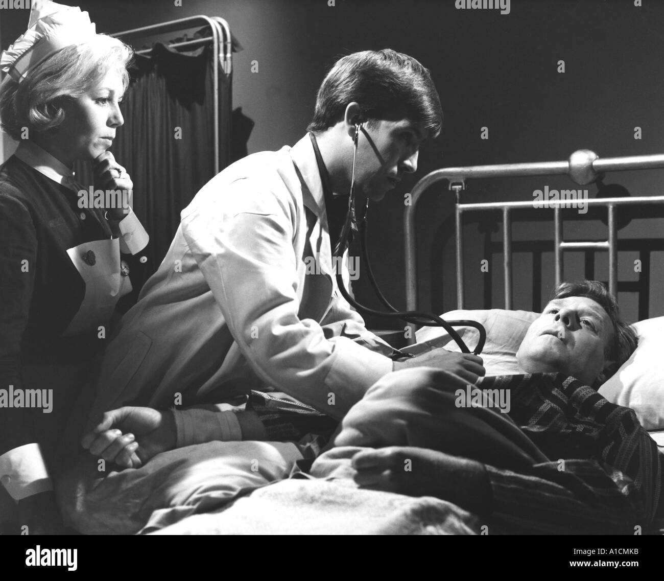 EMERGENCY WARD ZEHN Stockfoto