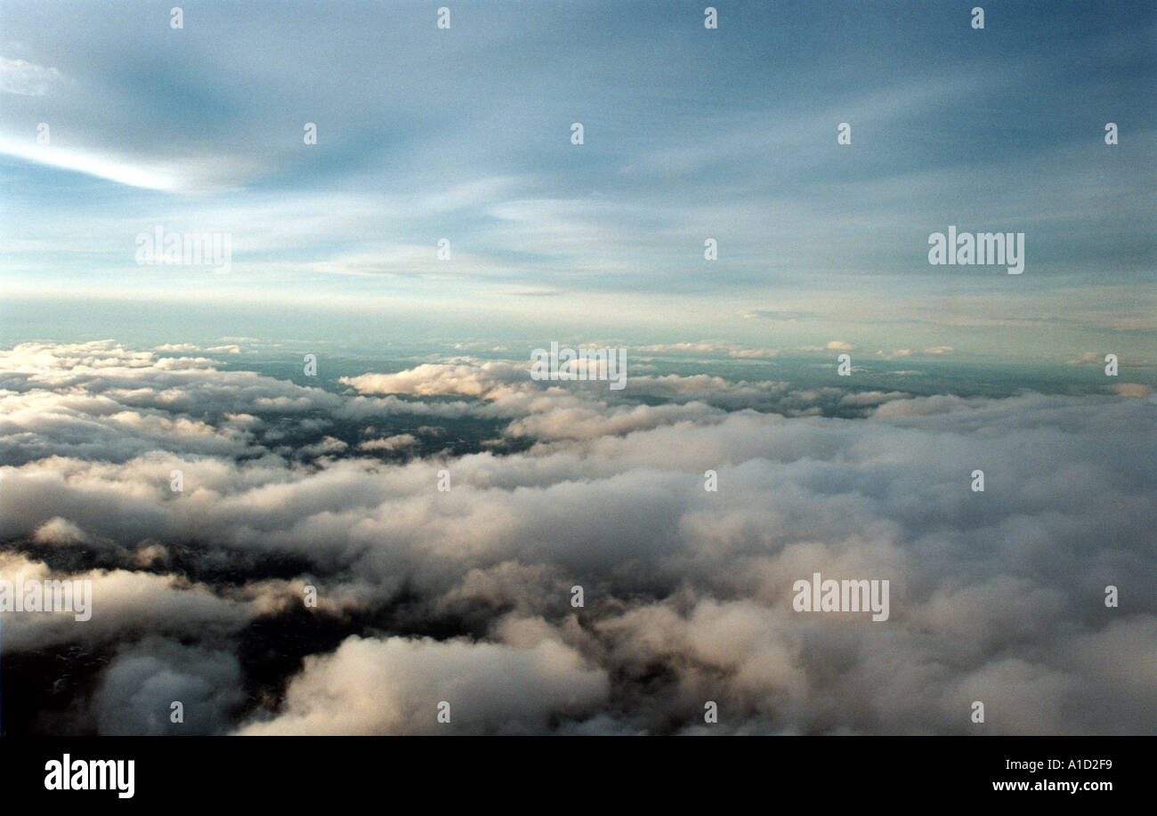 Wolken aus einer Ebene Stockfoto