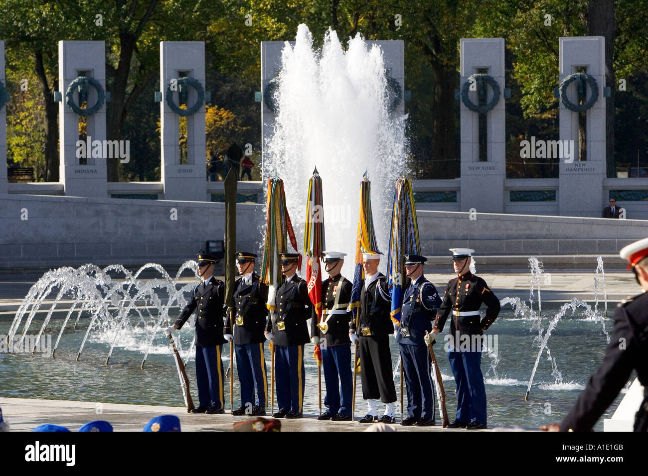 Soldaten bei der National World War II Memorial Washington DC Vereinigte Staaten von Amerika Stockfoto