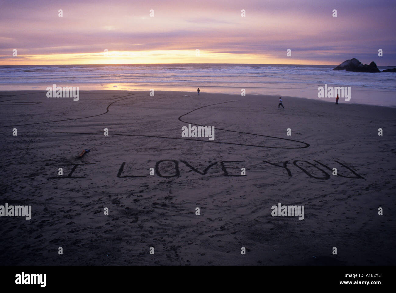 "Ich liebe dich" geschrieben in den Sand am Ocean Beach in San Francisco, California, Vereinigte Staaten von Amerika Stockfoto