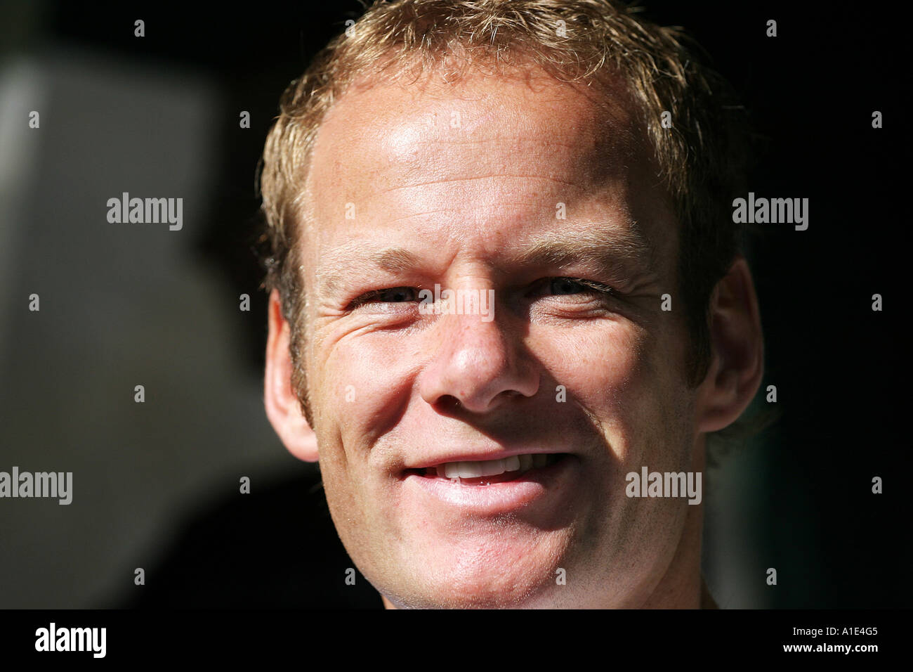 Shane "Shakey" Byrne Moto GP Fahrer Autogramme in Brands Hatch Runde der British Superbikes Okt 2005. Stockfoto