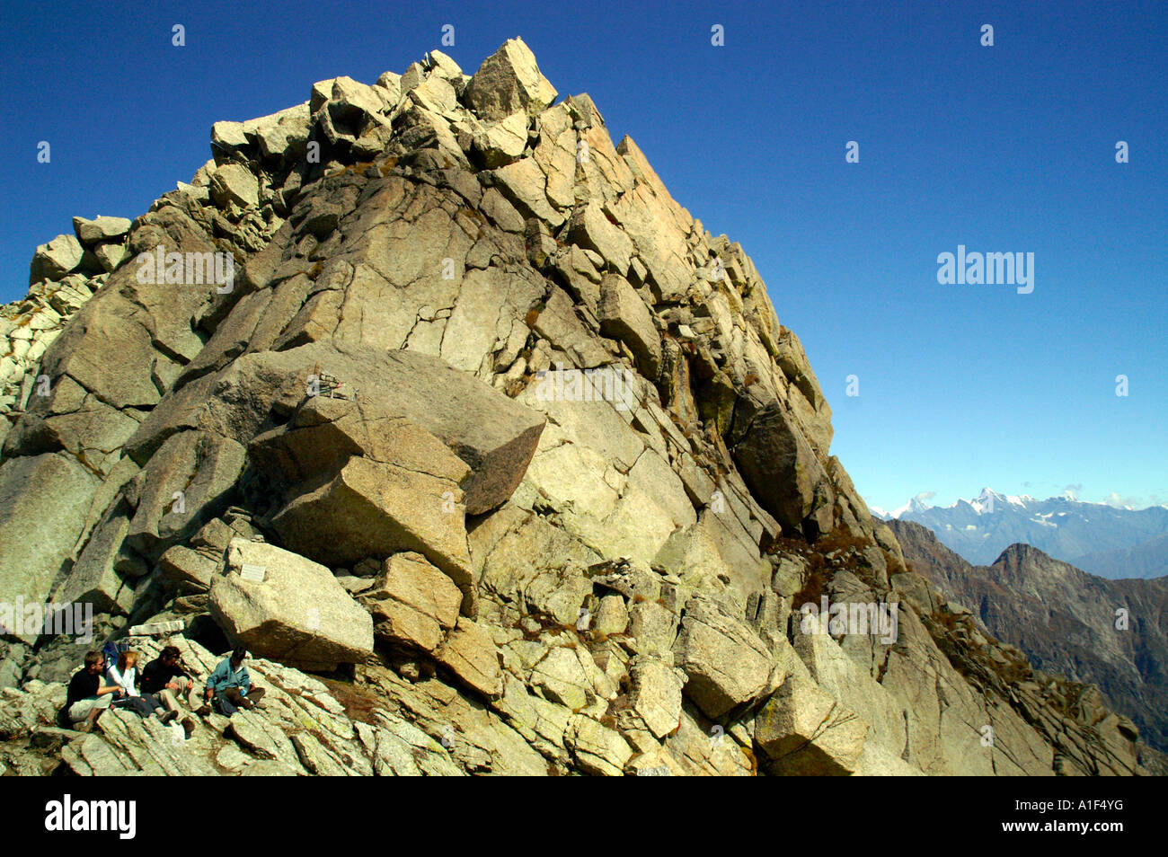 Indrahar pass 4375 m ü.d.m. in der Dhauladhar Range des indischen Himalaya Stockfoto