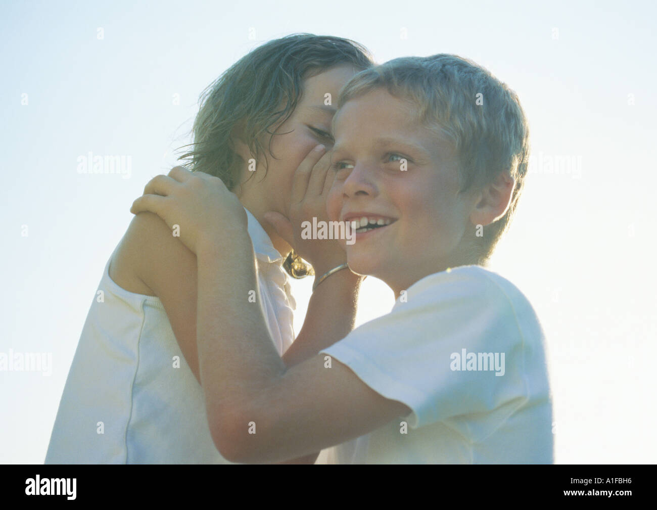 Mit Leiser Stimme Sprechen Flüstern www.alamy.de