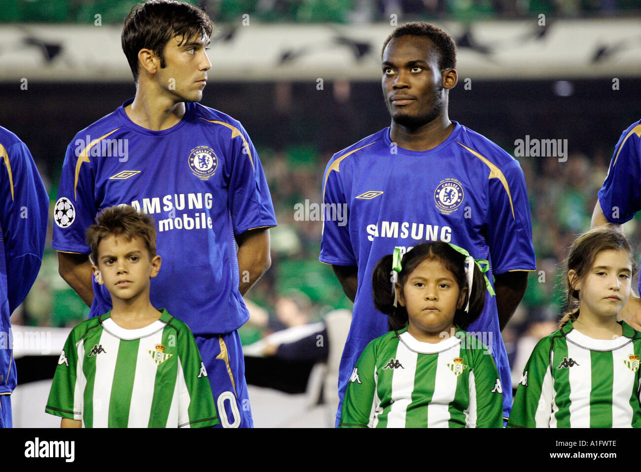 Ferreira und Essien, FC Chelsea-Spieler, vor einem Spiel bilden Stockfoto