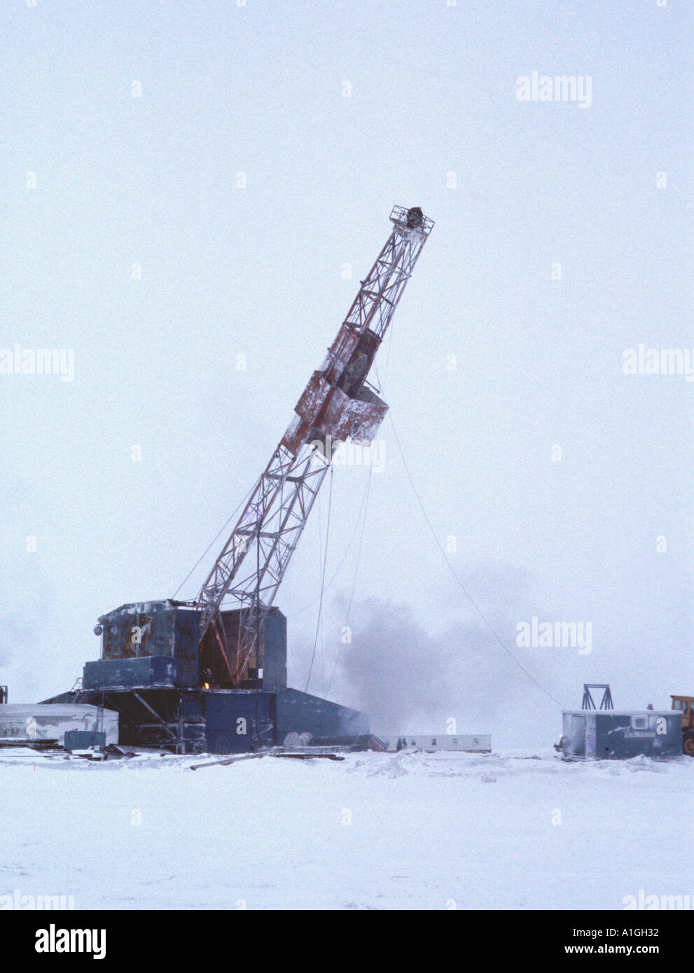 Steigende Öl-Derrick am Nordhang des Alaska Stockfoto