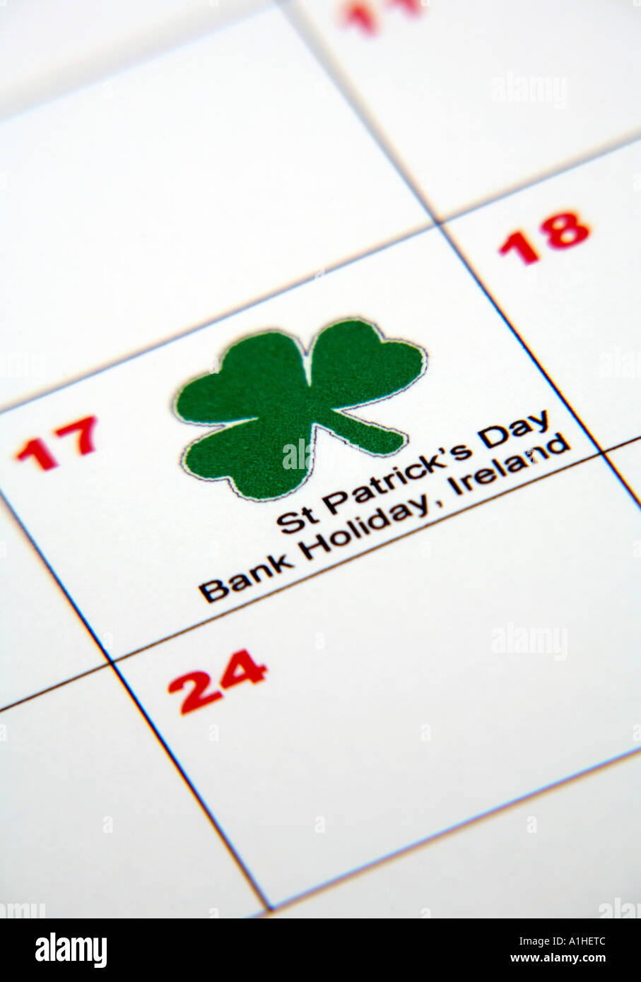 St Patricks Tag markiert einen Kalender oder Tagebuch mit einem Blattmotiv Shamrock clover Stockfoto