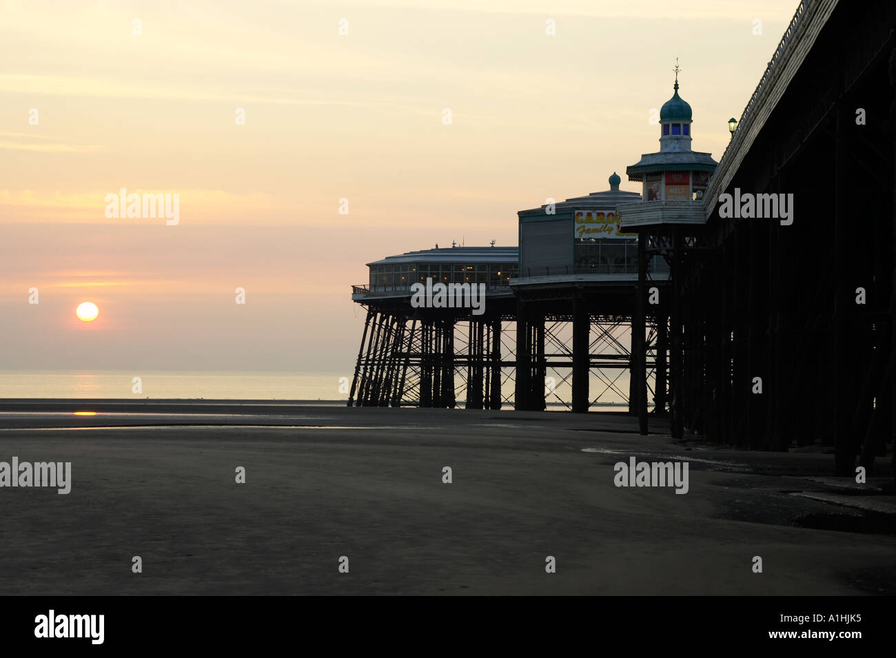 Blackpool Lancashire England uk North Pier bei Sonnenuntergang Stockfoto
