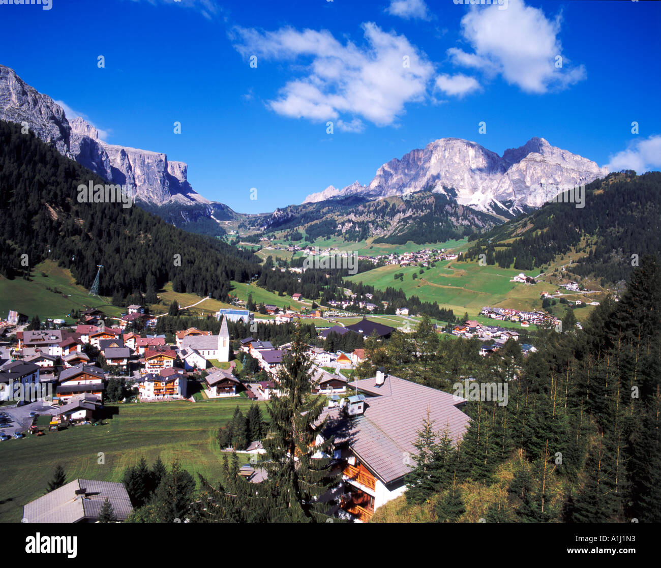 Dorf von Corvara in den Dolomiten der Alte Badia Region Norditaliens. Stockfoto