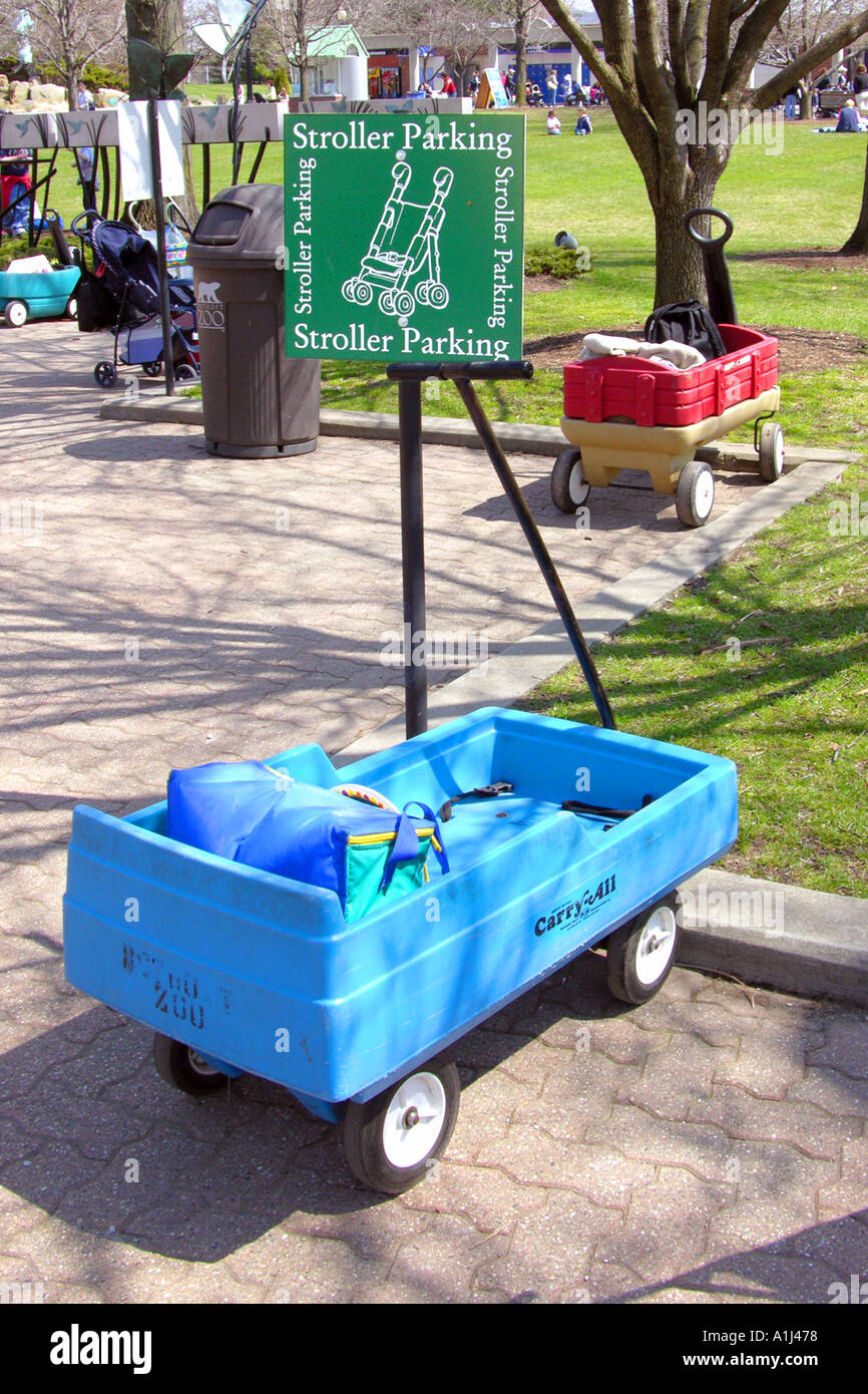 Kinderwagen-Parkplatz im Detroit Zoo Stockfoto