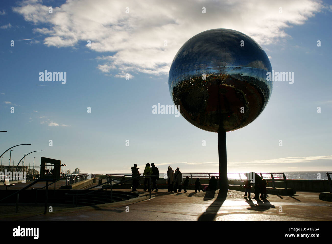 Weltweit größte Glitterball, Blackpool, Lancashire Stockfoto