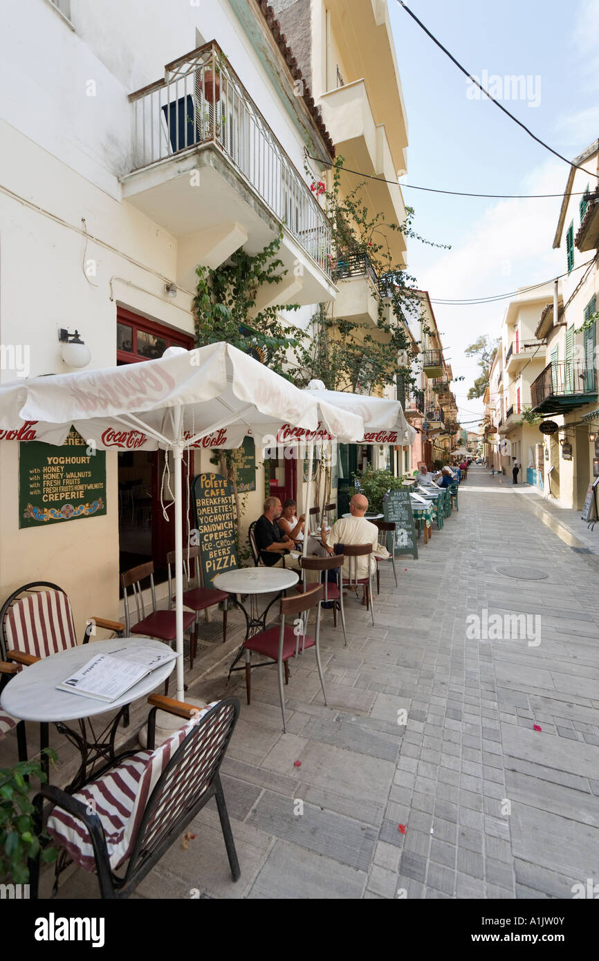 Cafe im Stadtzentrum, Nafplio, Peloponnes, Griechenland Stockfoto