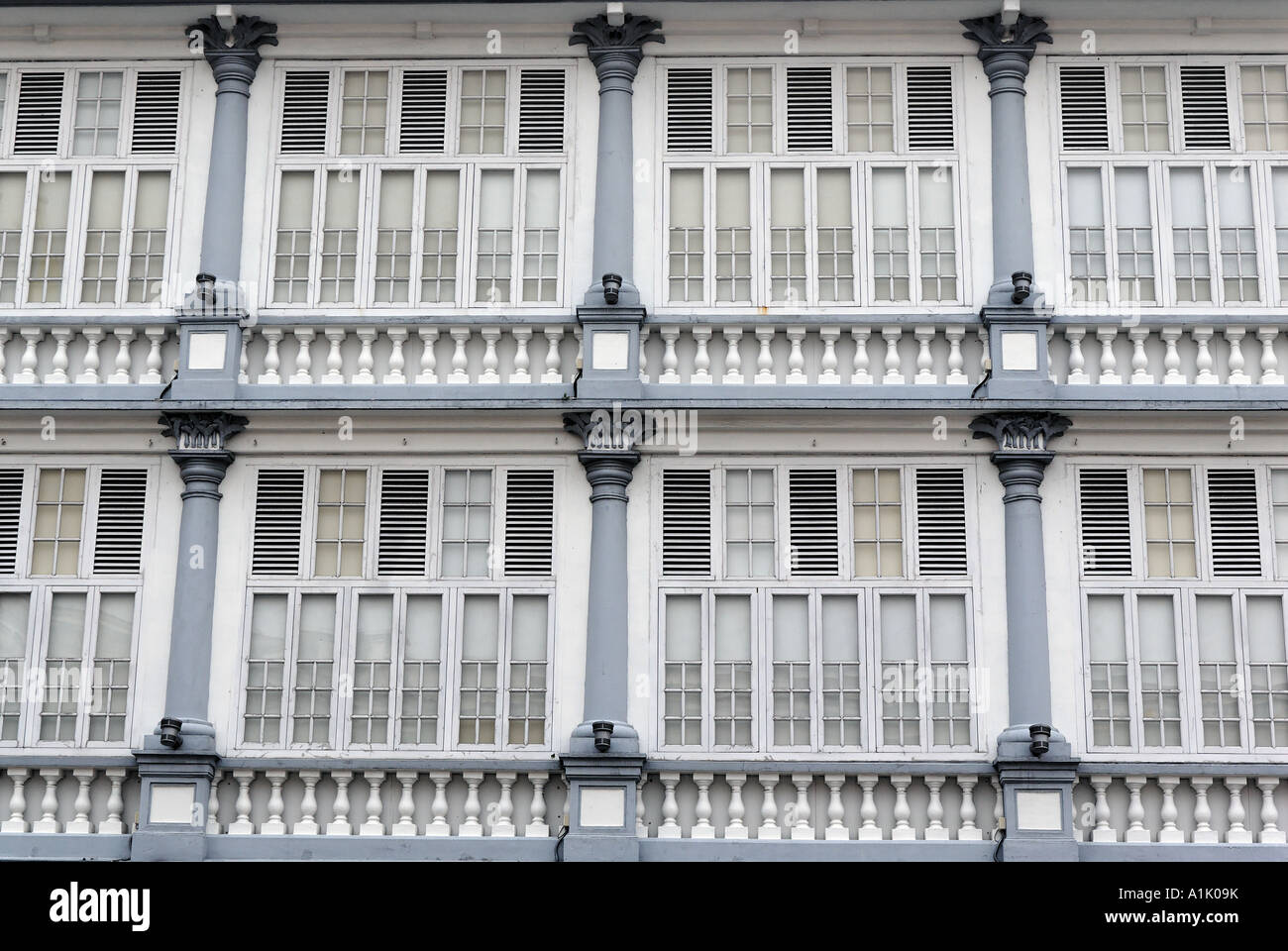 Windows das Gerichtsgebäude von Kuching Stockfoto
